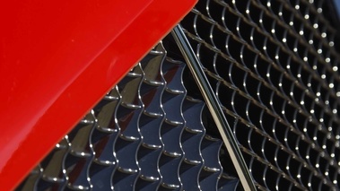 Bentley Continental GT Speed rouge logo capot debout