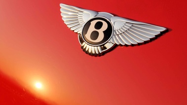 Bentley Continental GT Speed rouge logo coffre