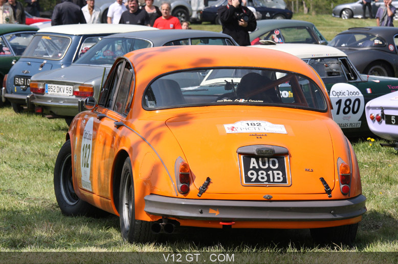 http://www.v12-gt.com/var/v12gt/storage/images/galerie/galeries-photos/galeries-classic/jaguar/jaguar-mkii-3.8l-orange-tour-auto-2009-3-4-arriere-gauche/13879-1-fre-FR/Jaguar-MkII-3.8L-orange-Tour-Auto-2009-3-4-arriere-gauche_zoom.jpg