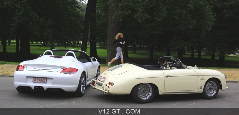 Porsche-356-Speedster-beige-Boxster-Spyder-blanc-3-4-arriere-droit_zoom.jpg