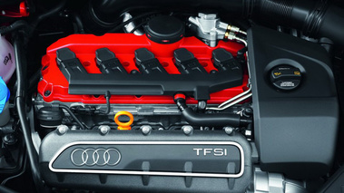 Audi RS3 - rouge - moteur