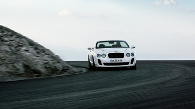 Bentley Continental Supersports Cabrio - blanc - Face avant, dynamique