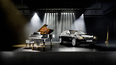 BMW Série 7 Steinway & Sons - noire - avec piano