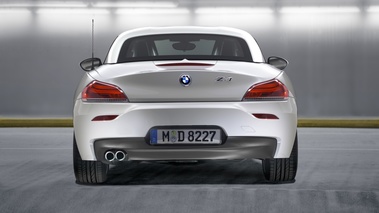 BMW Z4 3.5is blanc face arrière fermé