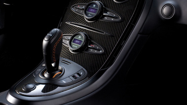 Bugatti Veyron Super Sport - noire/orange - console centrale