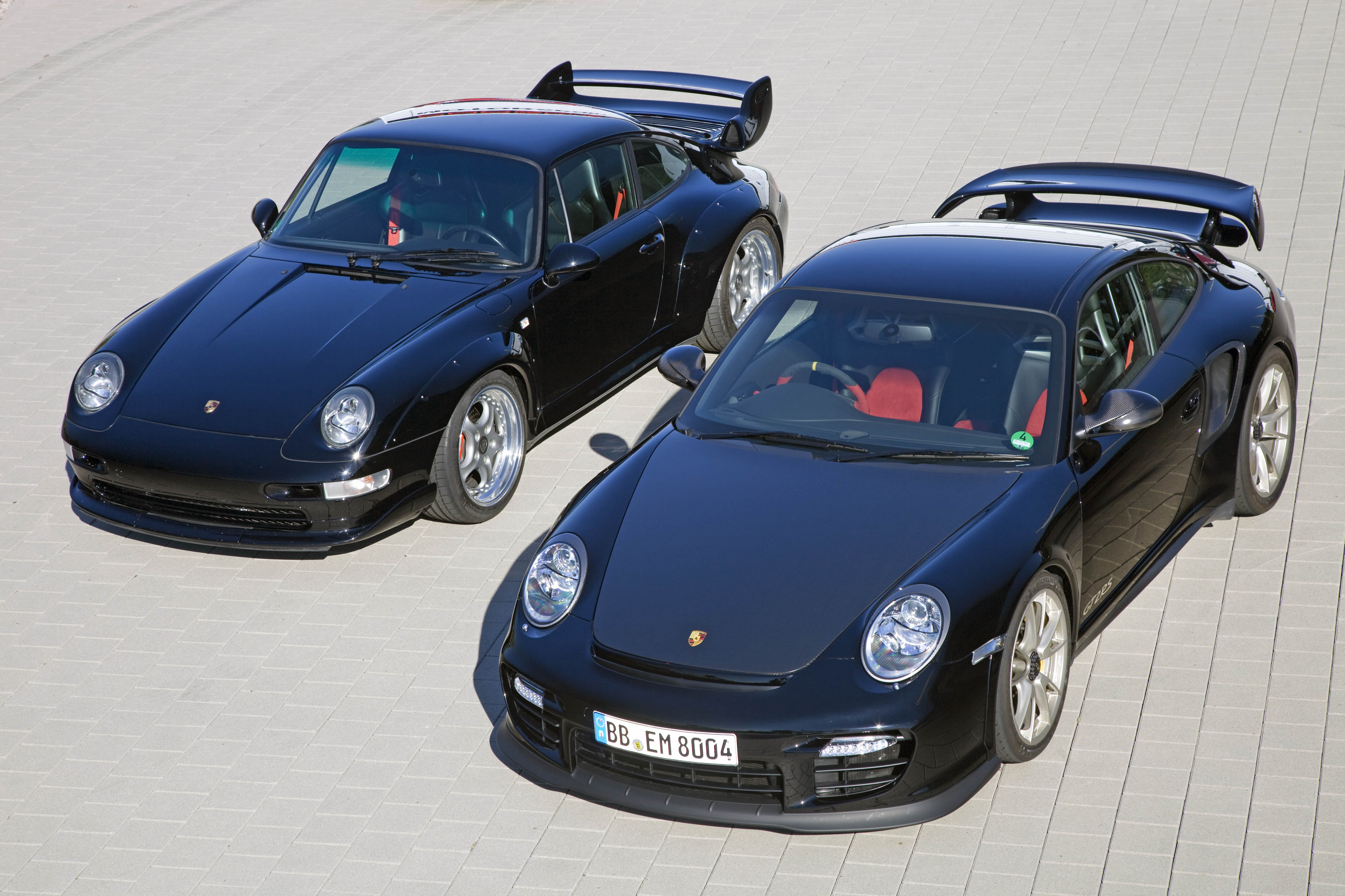 Porsche-997-GT2-RS-noir-993-
