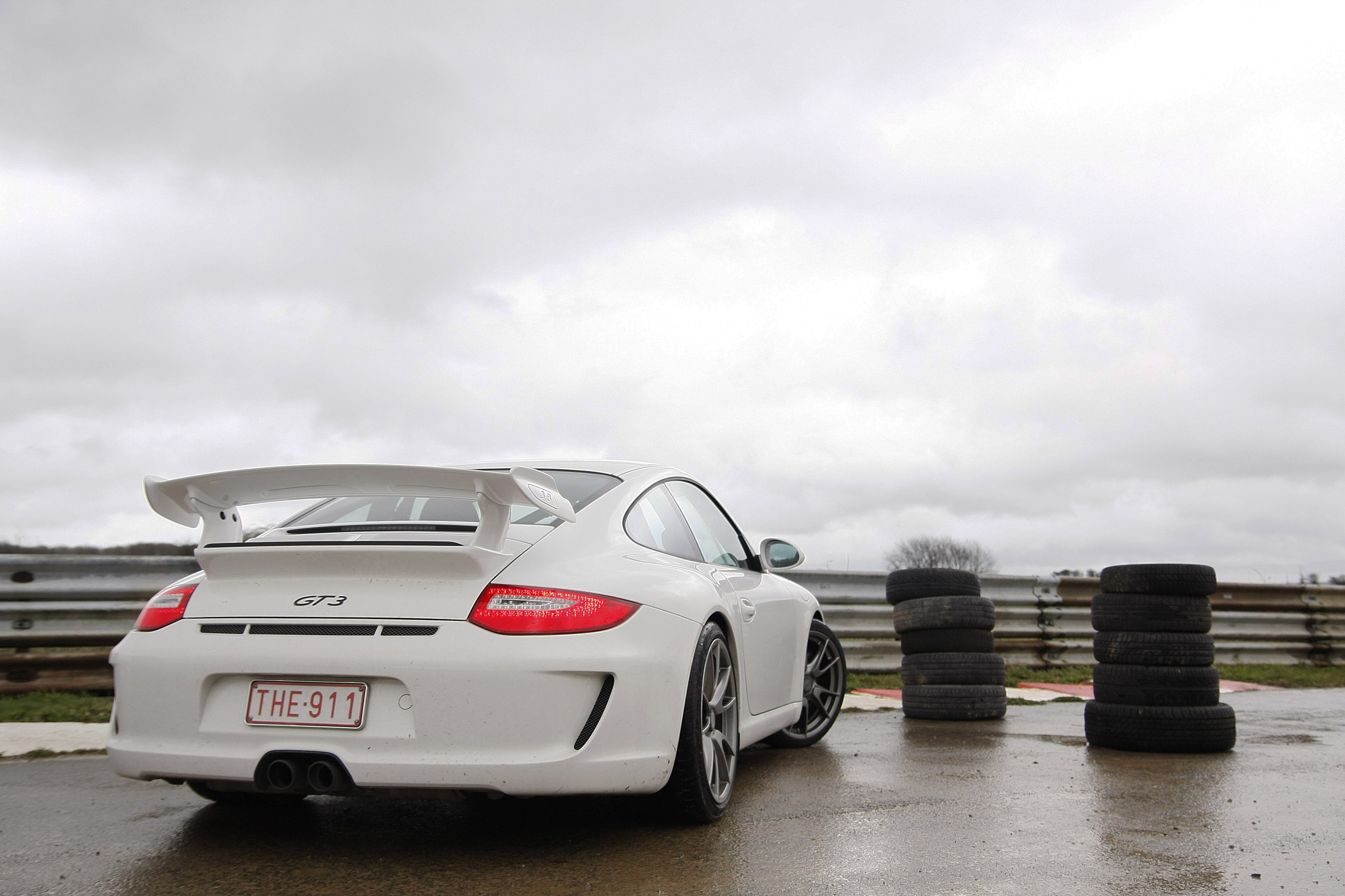 Porsche-997-GT3-MkII-blanc-3-4-arriere-droit-4.jpg