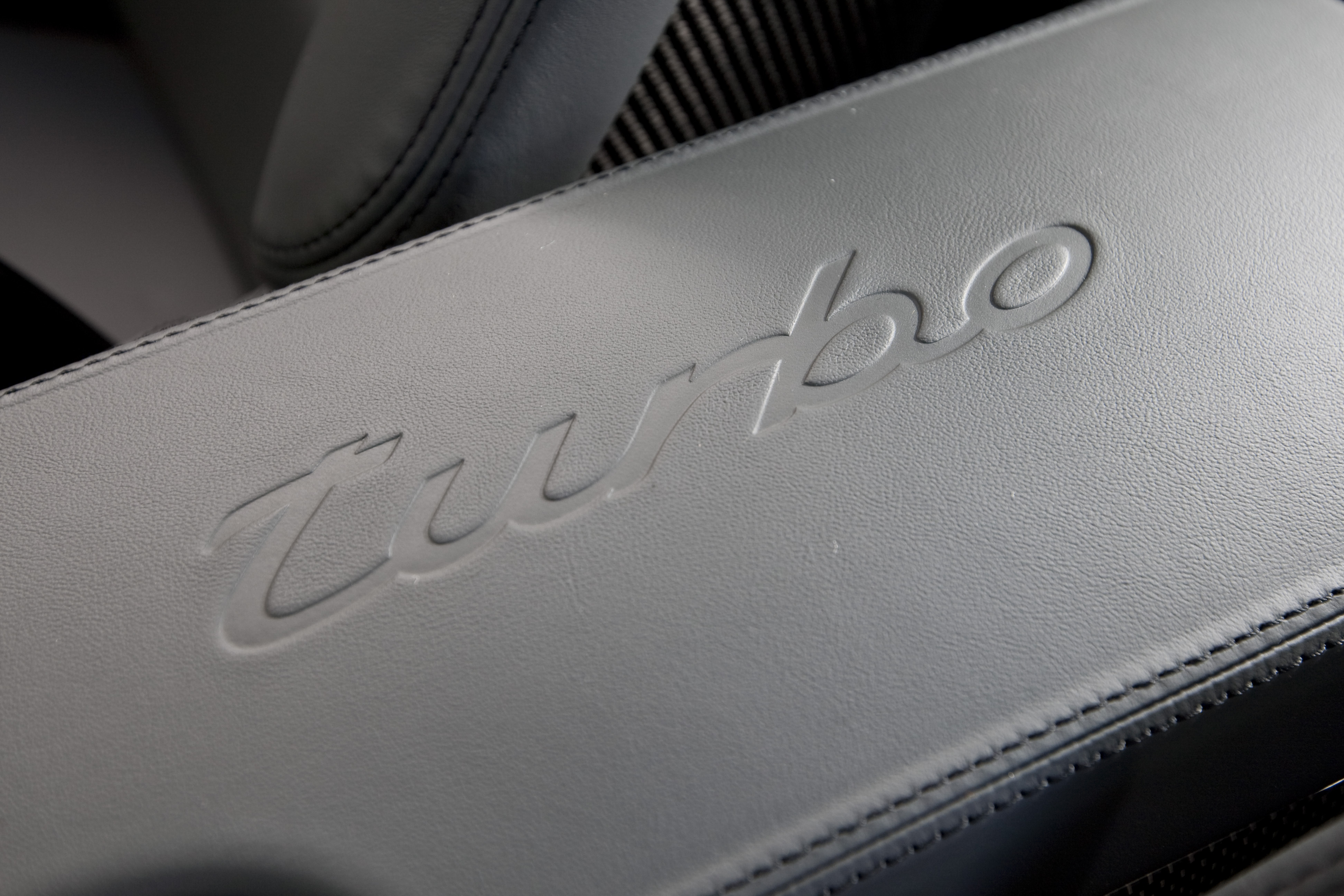 Porsche-997-Turbo-Cabriolet-