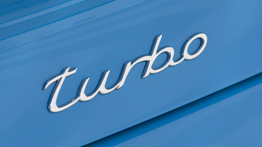 Porsche 997 Turbo Cabriolet MkII bleu logo Turbo