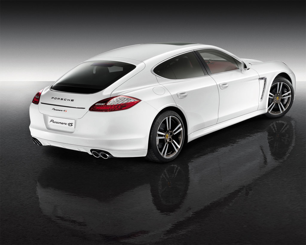 Porsche-Panamera-4S-Middle-
