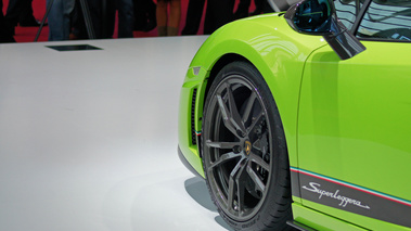 Mondial de l'Automobile Paris 2010 - Lamborghini Gallardo LP570-4 Superleggera vert jante