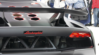 Mondial de l'Automobile Paris 2010 - Lamborghini Sesto Elemento carbone capot moteur