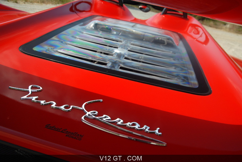 Ferrari-F50-rouge-logo-Enzo-Ferrari_zoom.jpg