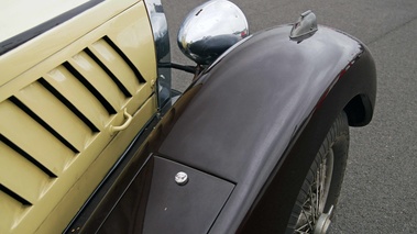 Malte à Montlhéry - Bugatti marron/beige aérations capot