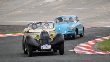 Malte à Montlhéry - Bugatti marron/beige face avant
