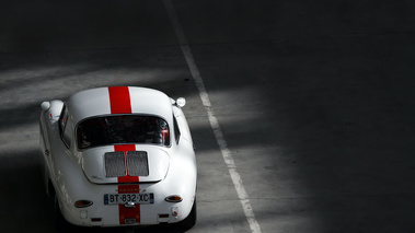 Tour Auto 2012 - Porsche 356 blanc face arrière vue de haut