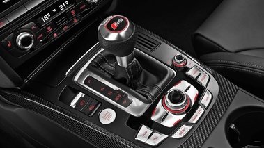 Audi RS4 Avant rouge console centrale