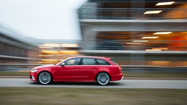 Audi RS6 Avant rouge filé