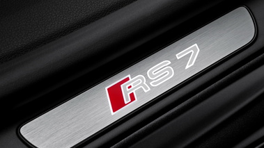 Audi RS7 Sportback - détail, seuil de porte