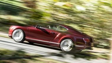 Bentley Continental GT Speed bordeaux profil filé penché