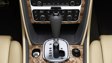 Bentley Continental GTC 2011 - gris - Console centrale 1