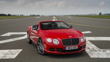 Bentley Continental GTC Speed rouge 3/4 avant droit