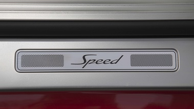 Bentley Continental GTC Speed rouge pas de porte