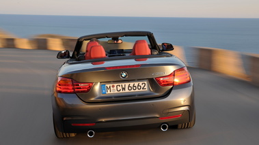 BMW 435i Cabrio - anthracite - face arrière travelling