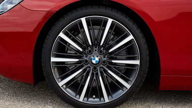 BMW 650i 2015 Cabrio - Rouge - Détail, jante