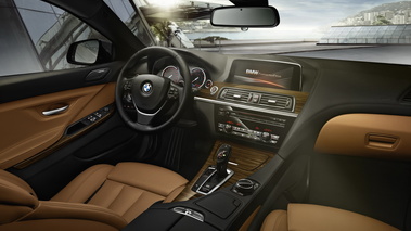 BMW 650i 2015 GranCoupé - Blanche - Habitacle