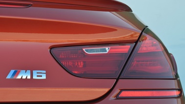 BMW M6 orange feux arrière