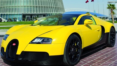 Bugatti Veyron Grand Sport - noire/jaune - 3/4 avant gauche