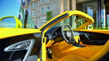 Bugatti Veyron Grand Sport - noire/jaune - habitacle