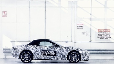 Jaguar F-Type - proto camouflé - profil droit