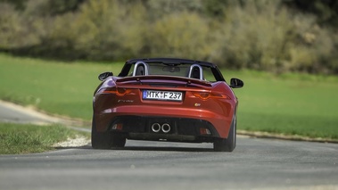 Jaguar F-Type V6 S rouge face arrière 2