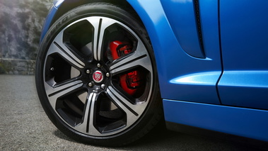 Jaguar XFR-S Sportbrake - bleu - détail, jante