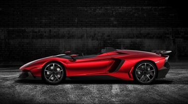 Lamborghini Aventador J rouge profil