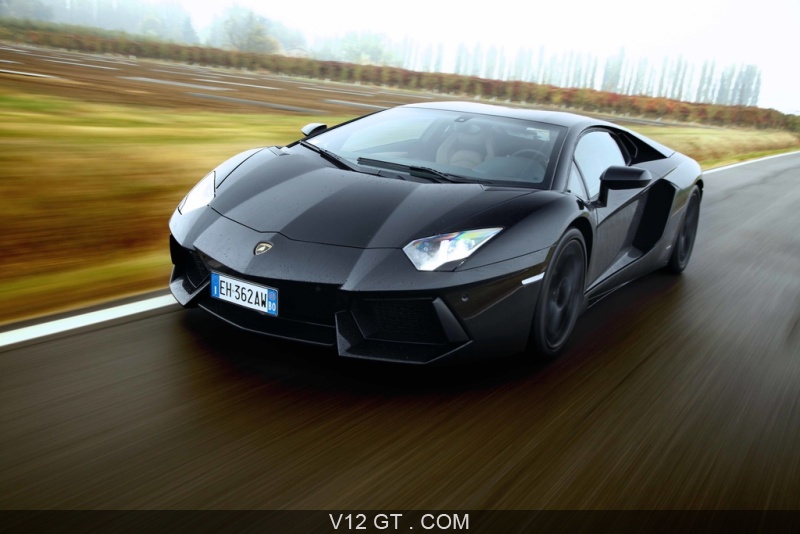Lamborghini Aventador Noir 3 4 Avant Gauche Travelling