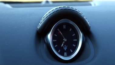 Maserati Ghibli bleu horloge