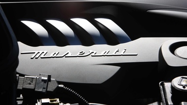 Maserati Quattroporte MY2013 marron logo moteur