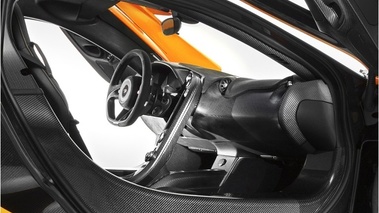 McLaren P1 - intérieur 1