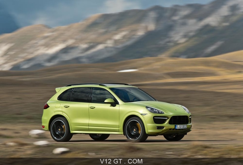Porsche-Cayenne-GTS-vert-fluo-profil-dro