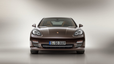 Porsche Panamera Platinum Edition - marron - face avant
