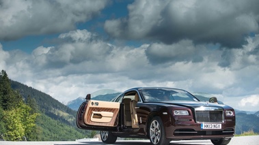 Rolls Royce Wraith marron/noir 3/4 avant droit porte ouverte