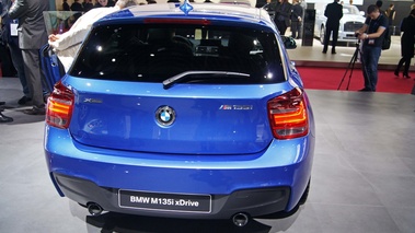 Mondial de l'Automobile de Paris 2012 - BMW M135i XDrive bleu face arrière