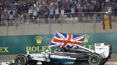 F1 GP Abu Dhabi 2014 Mercedes Hamilton drapeau F1
