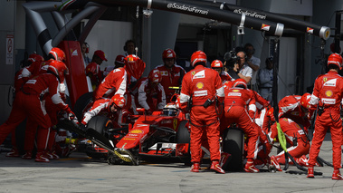 F1 GP Malaisie 2015 Ferrari stands 