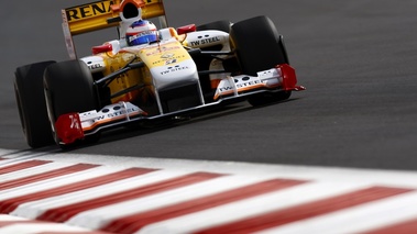 Renault 2009 Grosjean de face