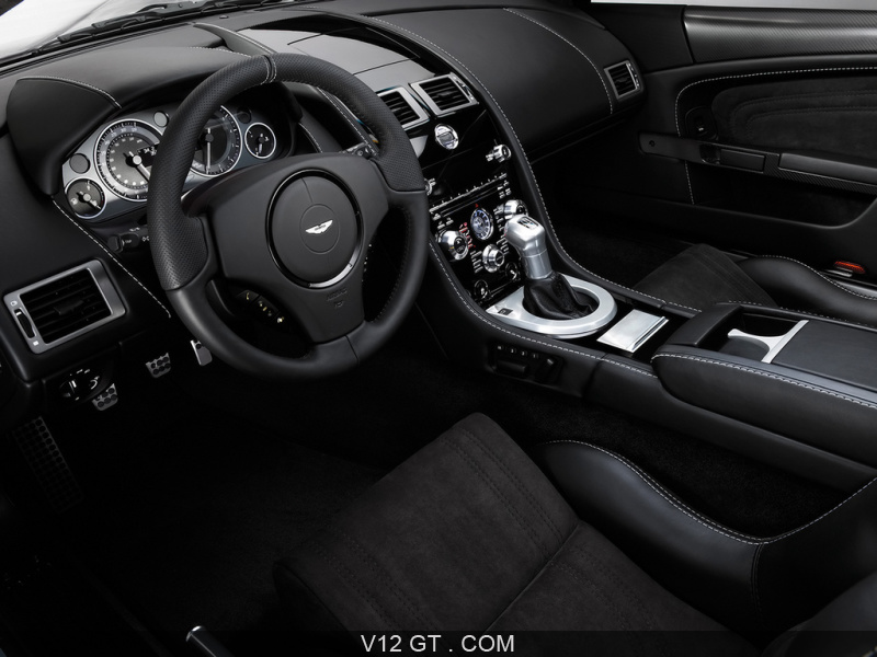 Aston-Martin-DBS-interieur_zoom.jpg