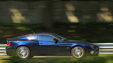 1er GT Prestige Montlhéry - Aston Martin Vanquish S bleu filé